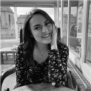 Je propose des cours de français de tous niveaux jusqu’au BTS. 
Ayant obtenu mon BTS NDRC cette année, je peux effectuer des cours dans d’autres matières aussi, n’hésitez pas à vous rapprocher de moi pour d’autres questions